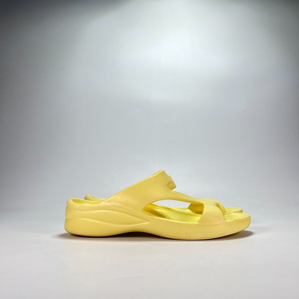 DAWGS Yellow Lightweight Casual Comfort Wedge Z Slide Sandals Women's Size 9